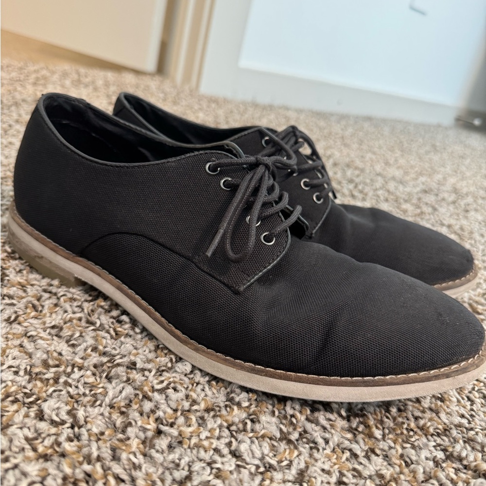 Men's Black Lace-Up Shoes